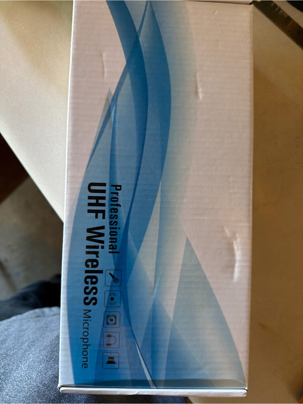 New in box - UHF Wireless Microphone System
